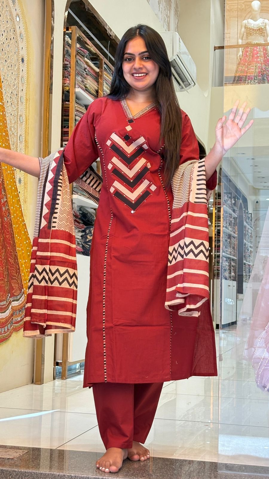 Maroon Chevron Appliqué Suit Set | 3-Piece Kurti, Pants & Dupatta