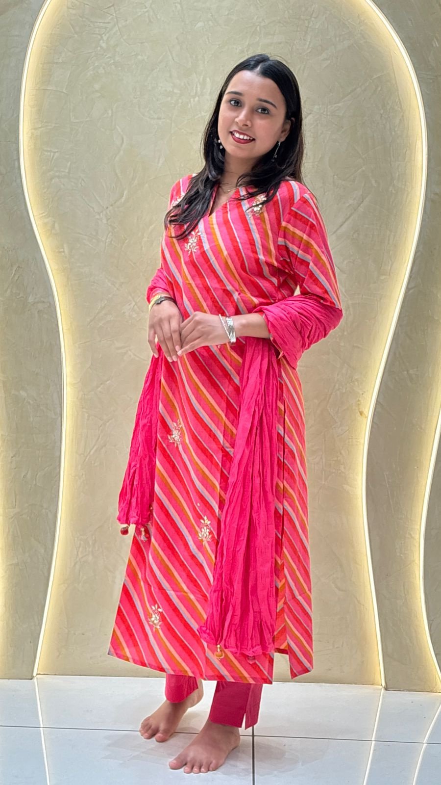 Pink Leheriya Diagonal Stripe Suit Set | 3-Piece Kurti, Pants & Dupatta